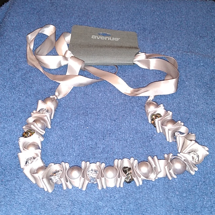 Ribbon Beaded Necklace 10$